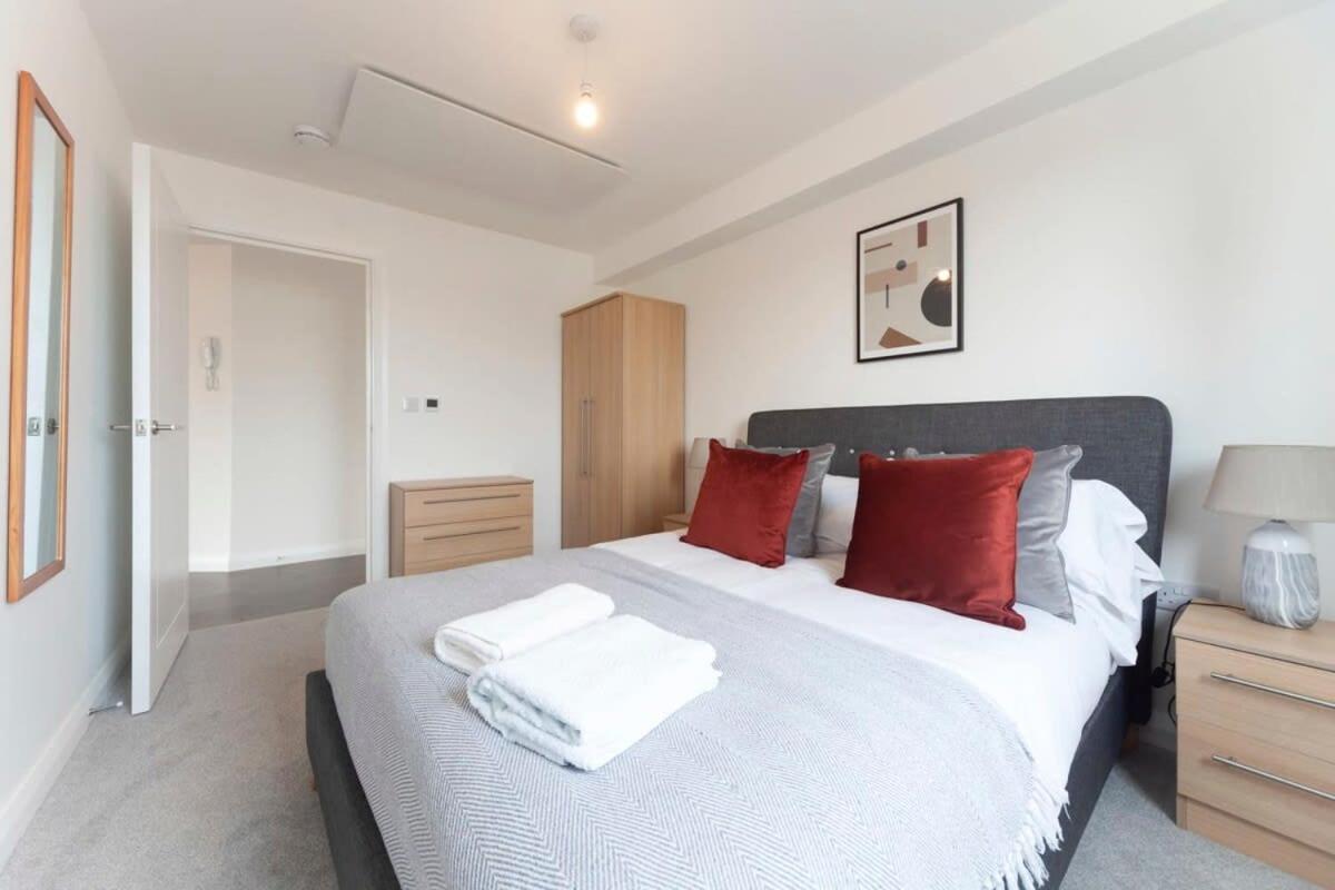 Lovely 1 Bedroom Apartment In Ashford Ashford  Exteriör bild